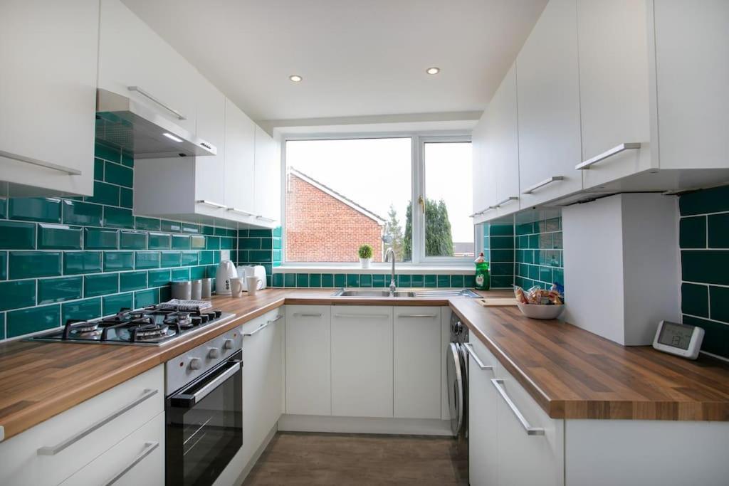 Cudworth House, Barnsley For Contractors & Families, Free Parking, High Speed Wifi Etc Villa Bagian luar foto